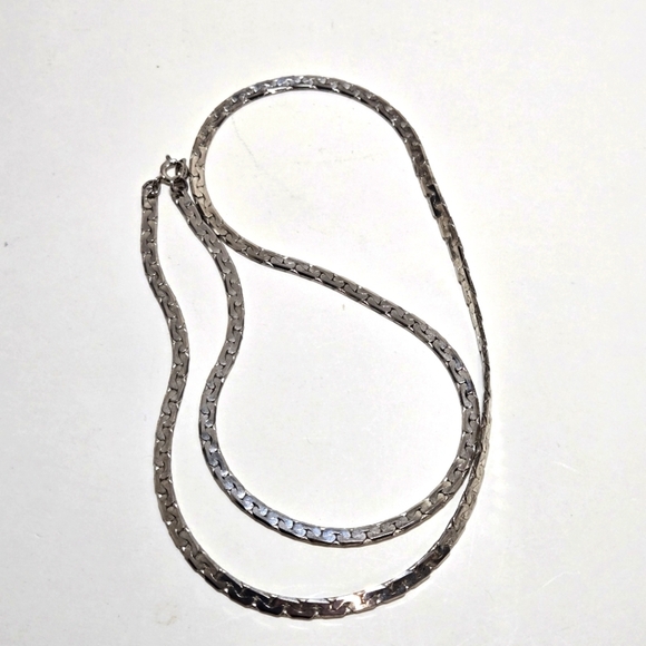 Unisex Necklace 22" Flat Herringbone Silver Tone Chain Excellent Condition - Picture 4 of 4